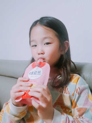 데르뜨 떠먹는 과일 3종, 짜먹는 과일 2종 총 10개 체험 — 5점을 준 리뷰어가 2020년 3월 올린 사용 사진
