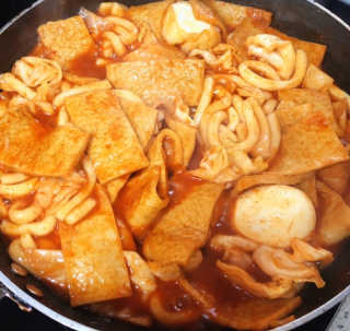잠실맛집,홍코너떡볶이가우리집에[옛날맛,짜장맛옵션] — 5점을 준 리뷰어가 2019년 12월 올린 사용 사진
