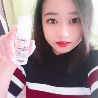 일동제약 퍼스트랩 프로바이오틱 포어 타이트닝 에센스 — 5점을 준 리뷰어가 2018년 9월 올린 사용 사진