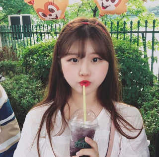 [블랙루즈] 에어 핏 벨벳 틴트3 택1+랜덤1 — 5점을 준 리뷰어가 2019년 3월 올린 사용 사진