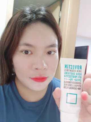 로벡틴 아쿠아 UV 프로텍터 — 5점을 준 리뷰어가 2019년 5월 올린 사용 사진