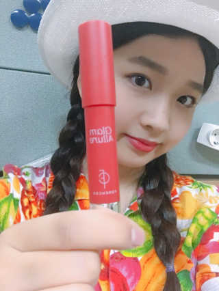 포렌코즈 글램 얼루어 립 크레용 — 4.33점을 준 리뷰어가 2017년 7월 올린 사용 사진
