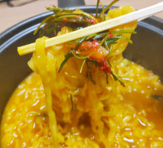 오뚜기카레면 2차 모집 — 2.5점을 준 리뷰어가 2019년 2월 올린 사용 사진