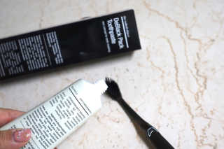 the naked object 디블랙팩치약 디블랙칫솔 세트 — 4.5점을 준 리뷰어가 2019년 12월 올린 사용 사진
