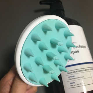 달리프 베러 퍼퓸 샴푸 1000ml 레이니데이 or 일랑로즈 — 4.5점을 준 리뷰어가 2018년 9월 올린 사용 사진