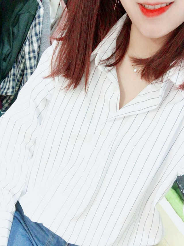 오프숄더 스트라이프 셔츠 리뷰 사진
