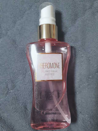 레드컨테이너 페로몬향 퍼퓸 바디미스트 80ml — 5점을 준 리뷰어가 2020년 3월 올린 사용 사진