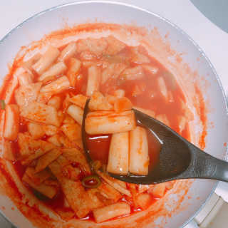 홍대미미네국물떡볶이 [홍대미미네]오리지널 국물 떡볶이4팩 + 라면사리 — 5점을 준 리뷰어가 2019년 4월 올린 사용 사진