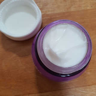 [후르디아] 72시간 블루베리 속살 수분크림 — 4점을 준 리뷰어가 2019년 9월 올린 사용 사진