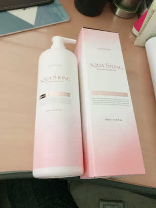아쿠아큐링 아쿠아S링 퓨어리프레싱 헤어케어 500ml — 5점을 준 리뷰어가 2018년 8월 올린 사용 사진