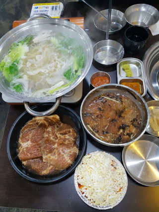 [두툼갈비] 두툼갈비 2인분 + 매콤치즈버섯 set — 5점을 준 리뷰어가 2018년 9월 올린 사용 사진