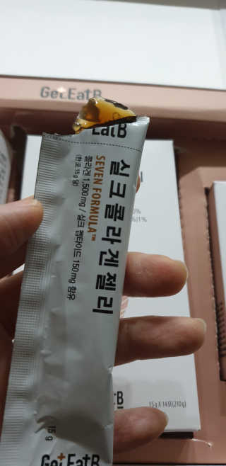 겟잇비 바르고 먹는 뷰티컴플렉스 — 5점을 준 리뷰어가 2018년 12월 올린 사용 사진