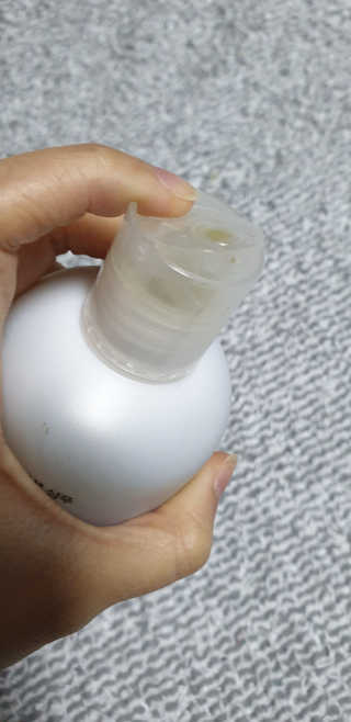 셀리본 하수오 내츄럴 프리벤션 탈모관리 샴푸 300ml — 4점을 준 리뷰어가 2019년 11월 올린 사용 사진