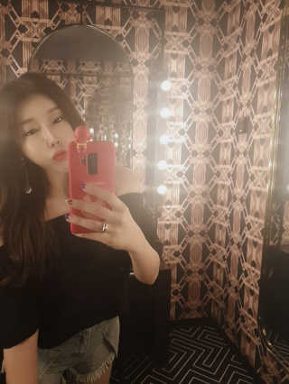 하이키키 마블 피규어 컬러젤리 케이스 — 5점을 준 리뷰어가 2019년 5월 올린 사용 사진