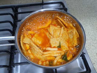 [홍코너떡볶이]옛날떡볶이 인기맛 4팩세트 — 5점을 준 리뷰어가 2019년 11월 올린 사용 사진