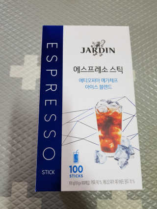 (주)쟈뎅 [쟈뎅] 에스프레소스틱 아이스블렌드 — 4점을 준 리뷰어가 2019년 5월 올린 사용 사진