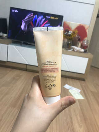 보타미안  엔젤모링가 아쿠아베리어 팩 — 3.67점을 준 리뷰어가 2018년 2월 올린 사용 사진