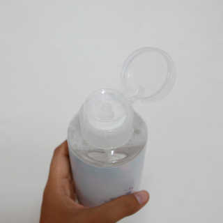 신소라 코스메틱 SINSOLA COSMETIC 신소라 모이스춰 클렌징 워터 — 5점을 준 리뷰어가 2017년 11월 올린 사용 사진