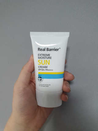 리얼베리어 익스트림 모이스처 선크림 SPF50+ PA++++ — 5점을 준 리뷰어가 2019년 4월 올린 사용 사진