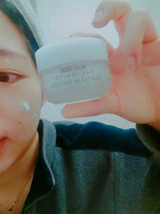 밀키드레스 더 화이트 플래티넘 에디션 — 3.5점을 준 리뷰어가 2017년 3월 올린 사용 사진