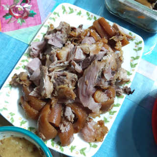 행복먹거리공작소 맥족. 맥주에 빠진 족발 550g + 마늘소스 70g — 4점을 준 리뷰어가 2020년 1월 올린 사용 사진