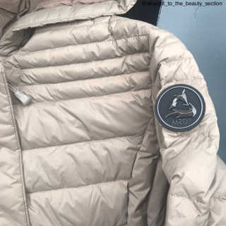 MRD PFC 프리 DWR SlimFit 경량 700FP 다운 JK — 4점을 준 리뷰어가 2019년 11월 올린 사용 사진