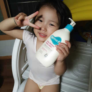 더마비 데일리 모이스처 바디로션 대용량 한정판 — 5점을 준 리뷰어가 2019년 9월 올린 사용 사진