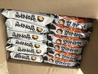 라면 그대로가 제일 맛있는 더엄마라면 — 5점을 준 리뷰어가 2019년 7월 올린 사용 사진