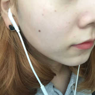 셀레뷰 블랙 세럼 팩트 — 4점을 준 리뷰어가 2017년 9월 올린 사용 사진