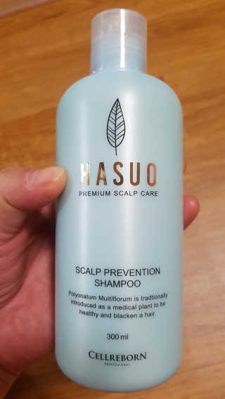 셀리본 하수오 내츄럴 프리벤션 탈모관리 샴푸 300ml — 5점을 준 리뷰어가 2019년 11월 올린 사용 사진