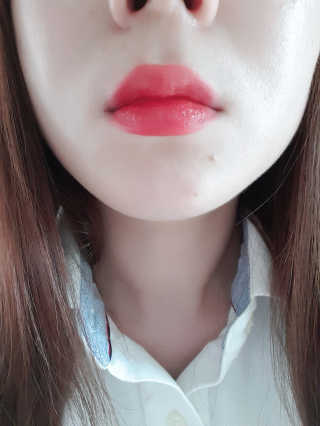[블랙루즈] 에어 핏 촉촉틴트 + 크리미 벨벳 립크레용 — 4점을 준 리뷰어가 2018년 7월 올린 사용 사진