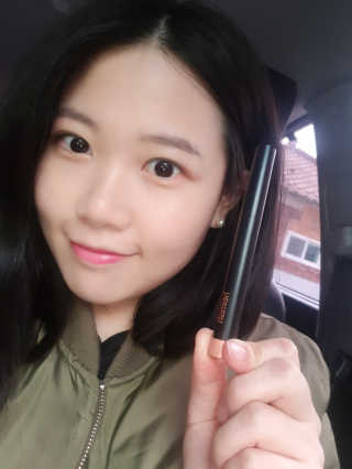 헤이미쉬 데일리즘 코랄릭 스틱 아이 섀도우 — 3.67점을 준 리뷰어가 2018년 3월 올린 사용 사진