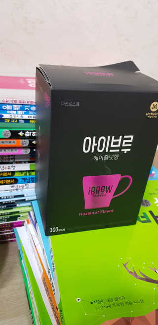 한국맥널티 아이브루 헤이즐넛향 100T — 3.5점을 준 리뷰어가 2019년 10월 올린 사용 사진