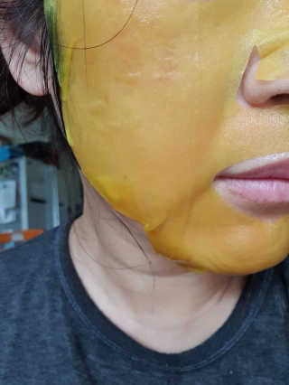 GoodDay Skincare GoodDay 강황 마스크 — 4점을 준 리뷰어가 2019년 5월 올린 사용 사진