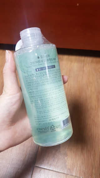(주)에네스티 그린 티트리 딥 클렌징 워터 300ml — 4점을 준 리뷰어가 2019년 11월 올린 사용 사진