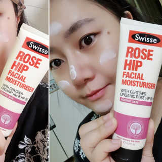 SWISSE 스위스 로즈힙 페이셜 모이스처라이저 로션 — 5점을 준 리뷰어가 2019년 12월 올린 사용 사진