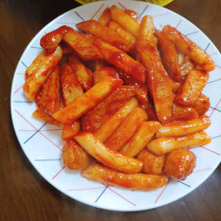 [홍코너떡볶이]옛날떡볶이 인기맛 4팩세트 — 5점을 준 리뷰어가 2019년 11월 올린 사용 사진