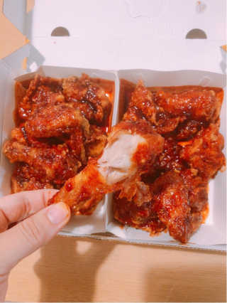 [치킨마루]-  빠사칸레드 + 콜라 500ml — 5점을 준 리뷰어가 2019년 5월 올린 사용 사진