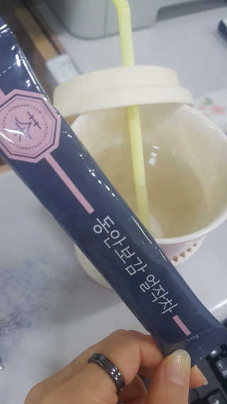 동안보감 얼작차 붓기를 빼주는 동안보감 한방 프리미엄 얼작차 — 4점을 준 리뷰어가 2019년 10월 올린 사용 사진