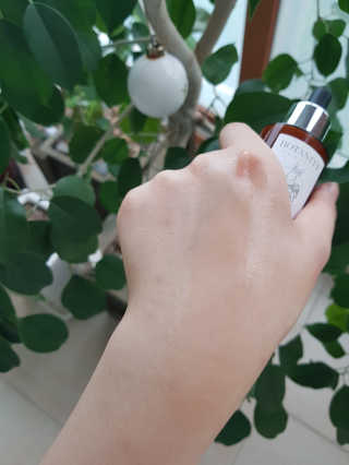 보타니티 [홍]조[진]정[결]케어 플라본 세럼 — 3.67점을 준 리뷰어가 2018년 5월 올린 사용 사진