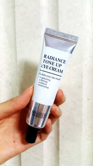보나쥬르 래디언스 톤업 아이크림 30ml — 4점을 준 리뷰어가 2018년 8월 올린 사용 사진