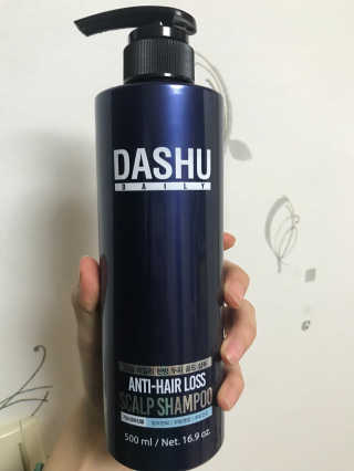 다슈코리아 다슈 데일리 단백질 한방 두피 골드 샴푸 500ml — 4.83점을 준 리뷰어가 2018년 11월 올린 사용 사진