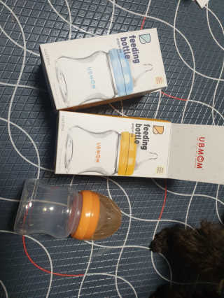 유비맘 신생아젖병 120ml 트리플팩_ 젖꼭지 포함 — 4점을 준 리뷰어가 2020년 2월 올린 사용 사진