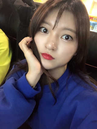 [블랙루즈] 펄블리 아이 글리터 2종 — 4점을 준 리뷰어가 2019년 1월 올린 사용 사진