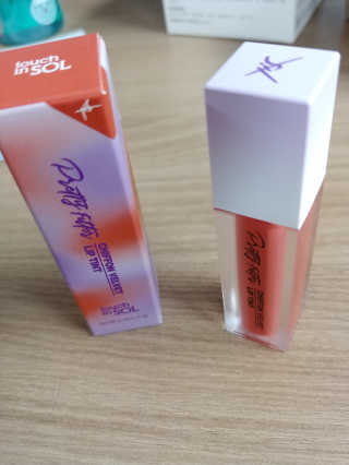 터치인솔 프리티필터 쉬폰 벨벳 립틴트 비비드팝 컬렉션 — 4점을 준 리뷰어가 2019년 3월 올린 사용 사진