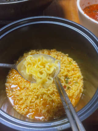 라면 그대로가 제일 맛있는 더엄마라면 — 4점을 준 리뷰어가 2019년 7월 올린 사용 사진