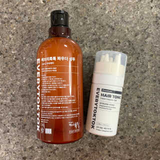 에브리톡톡 파우더샴푸와 프리미엄 헤어토닉 세트 — 5점을 준 리뷰어가 2019년 10월 올린 사용 사진