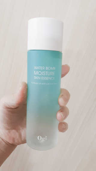 오지아이 워터 밤 모이스처 스킨 에센스 180ml — 5점을 준 리뷰어가 2019년 12월 올린 사용 사진