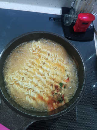 라면 그대로가 제일 맛있는 더엄마라면 — 5점을 준 리뷰어가 2019년 7월 올린 사용 사진