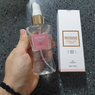 레드컨테이너 페로몬향 퍼퓸 바디미스트 80ml — 4.5점을 준 리뷰어가 2020년 1월 올린 사용 사진